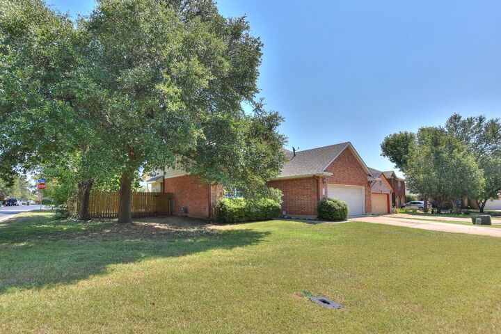 Property Photo: 103 Highalea Court TX 78626