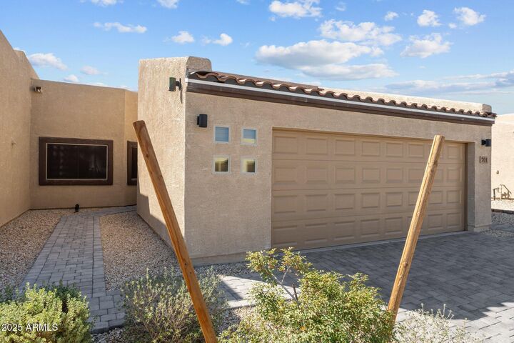 Property Photo: 701 Dylan Court AZ 85390