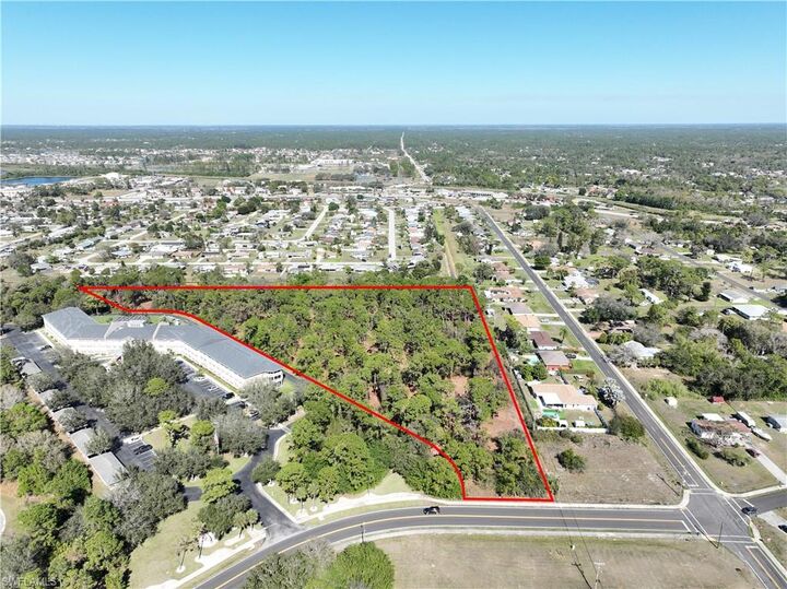 Property Photo: 1210 Taylor Ln FL 33936