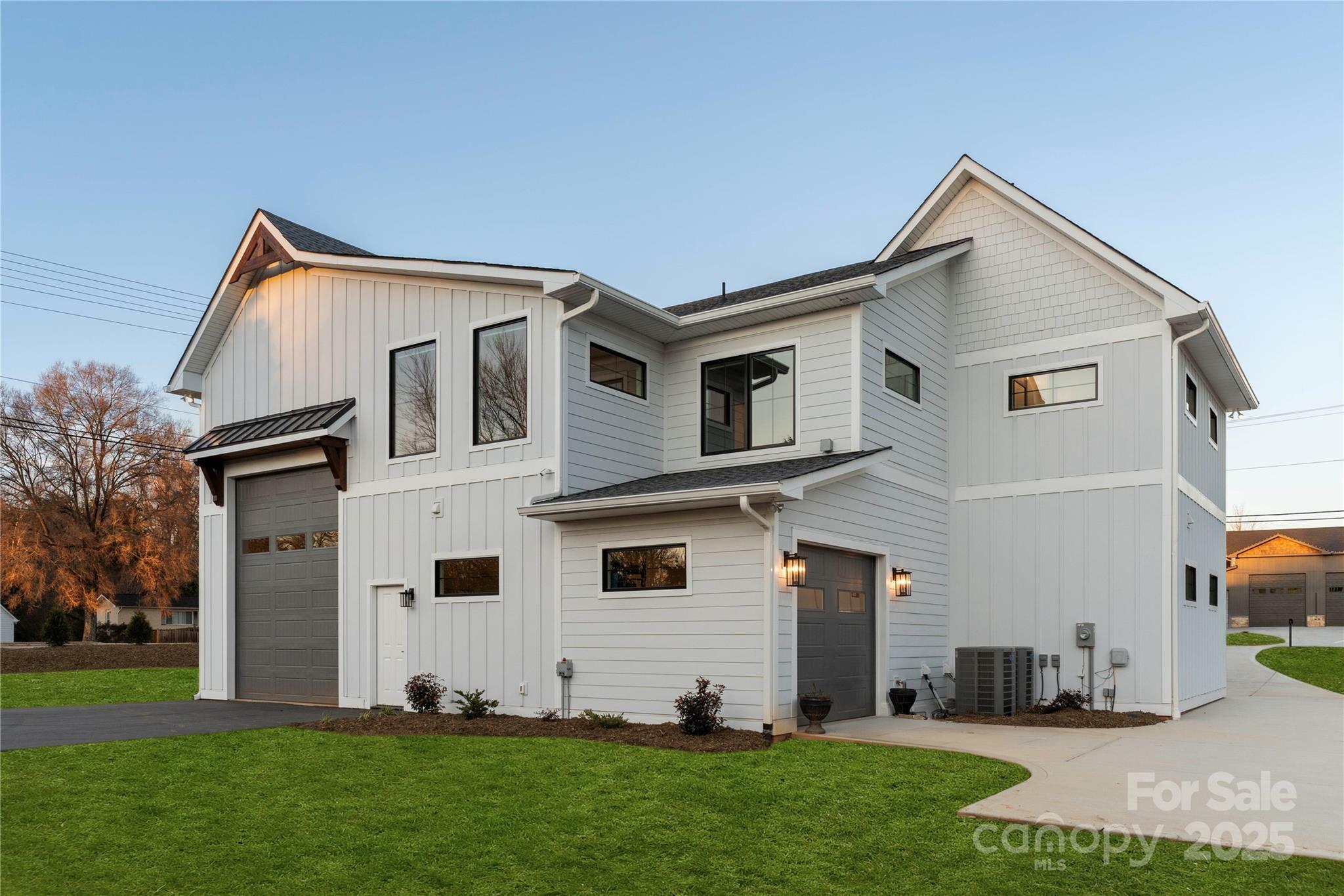 Property Photo: 108 Isle Of Pines Road 3 NC 28117