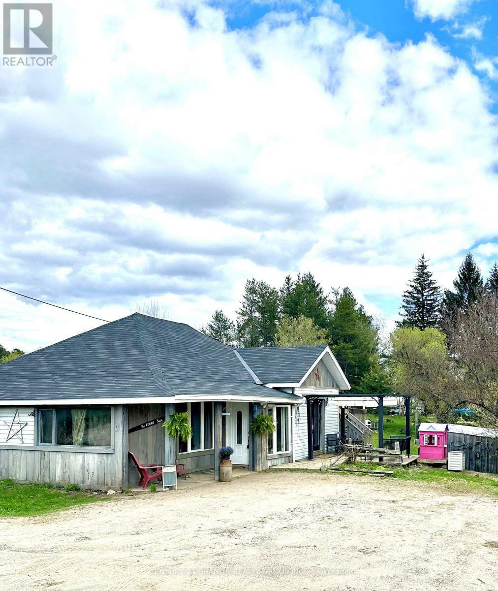 30 Central Street  Addington Highlands (Addington Highlands) ON K0H 1L0 photo