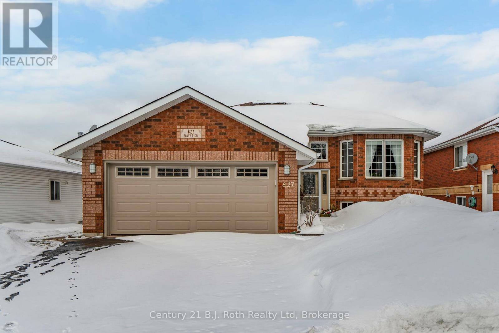 Property Photo:  627 Wayne Crescent  ON L4R 5E2 