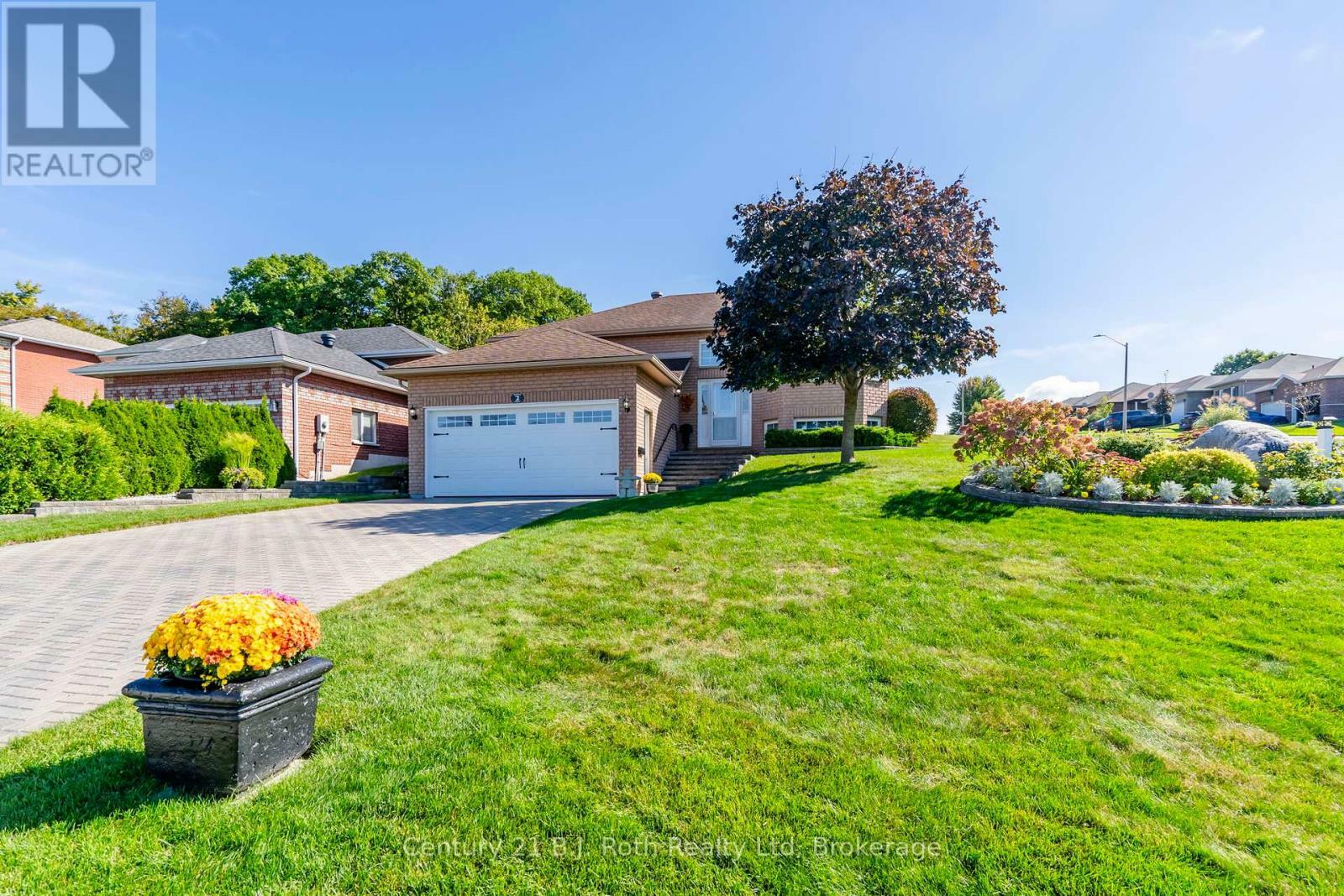 2 Charles Street  Penetanguishene ON L9M 2G6 photo