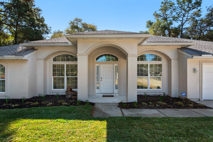 Property Photo: 2179 Chase Drive FL 32578