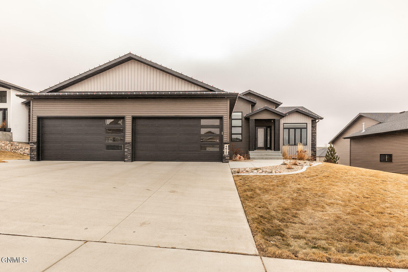 Property Photo:  4615 Marsh Hawk Drive  ND 58503 