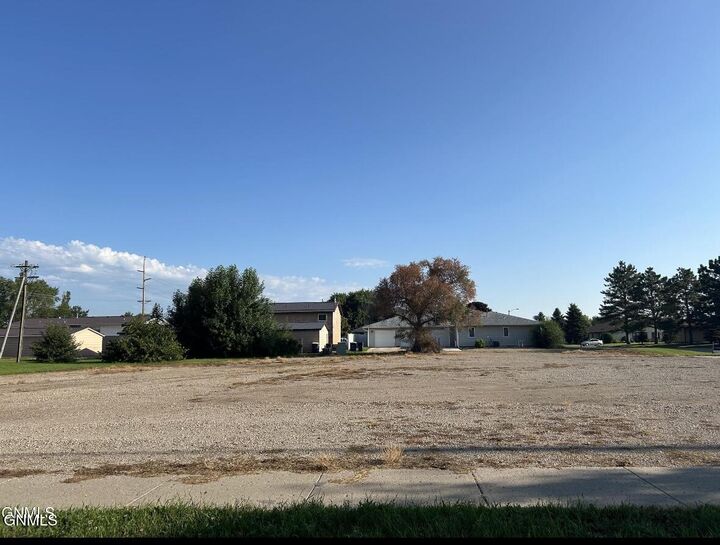 Property Photo:  621 13th Street SE  ND 58401 