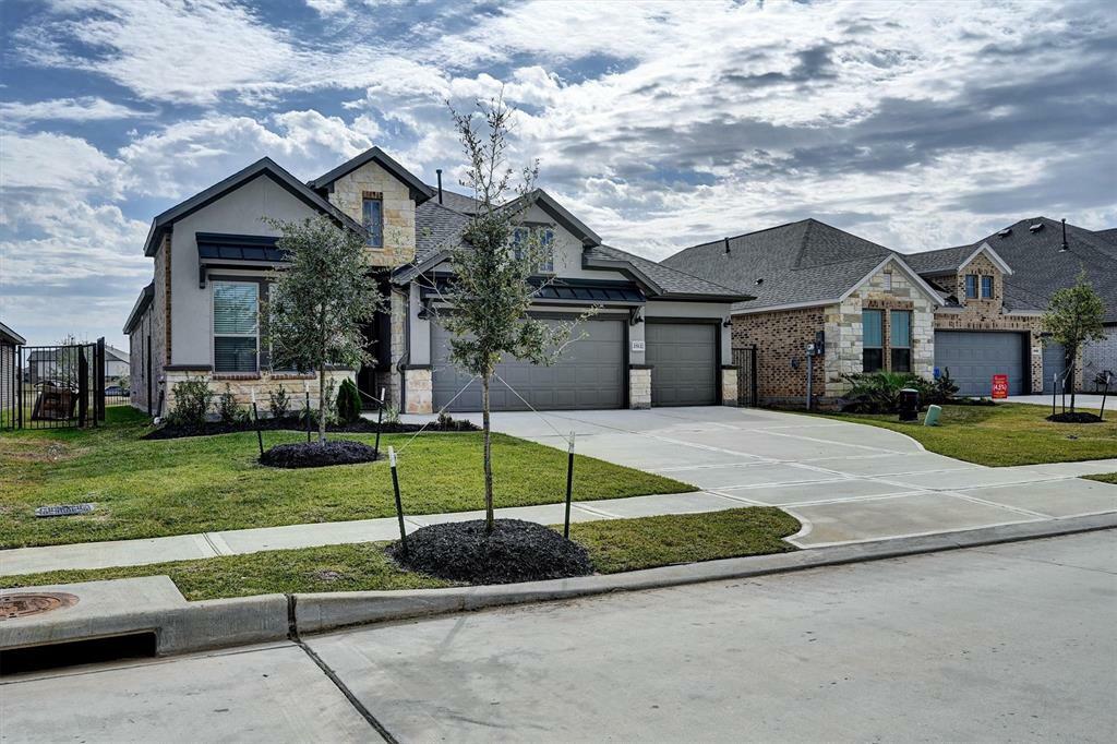 Property Photo: 2512 Seneca Lake Dr TX 77568