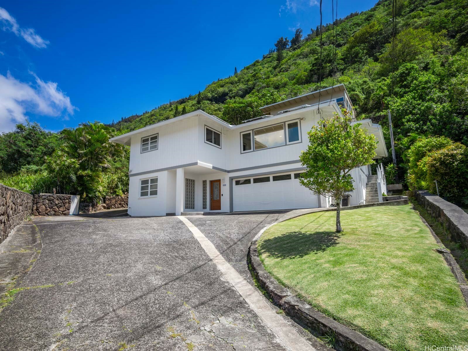 Property Photo: 2961 Kalawao Place 1 HI 96822