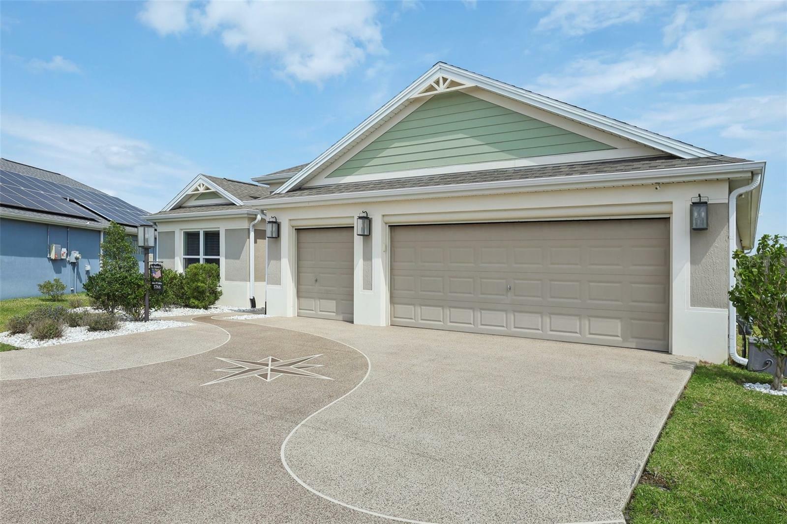 Property Photo: 5766 Henry Loop FL 32163