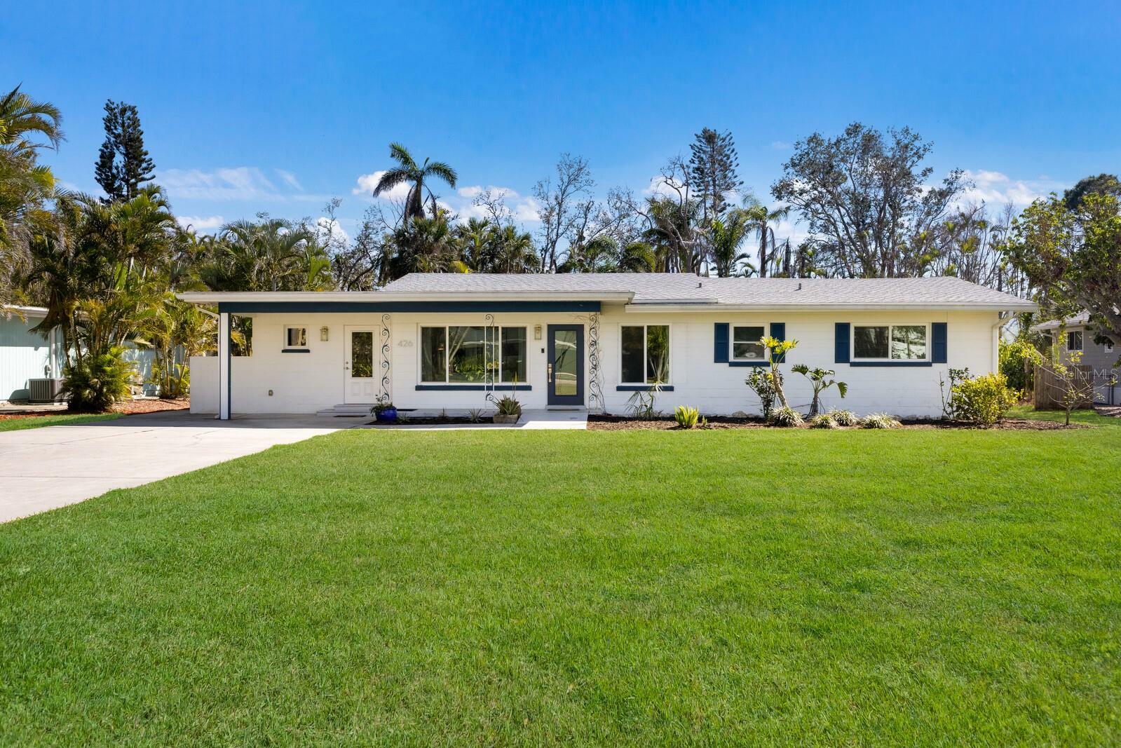 Property Photo:  426 S Shore Drive  FL 34234 