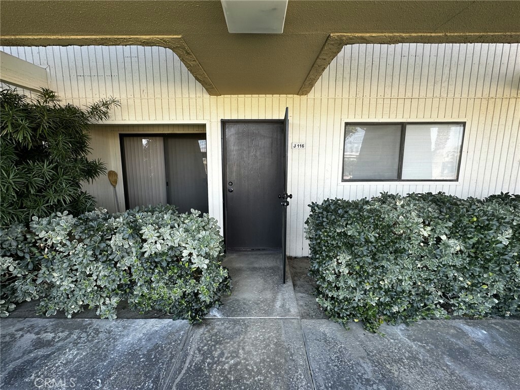 675 N Los Felices Circle N 116  Palm Springs CA 92262 photo