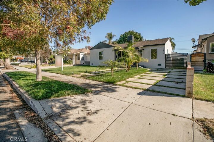 Property Photo: 1440 N Maple Street CA 91505