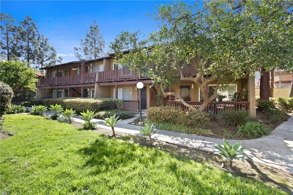 Property Photo:  1010 W Macarthur Boulevard 66  CA 92707 