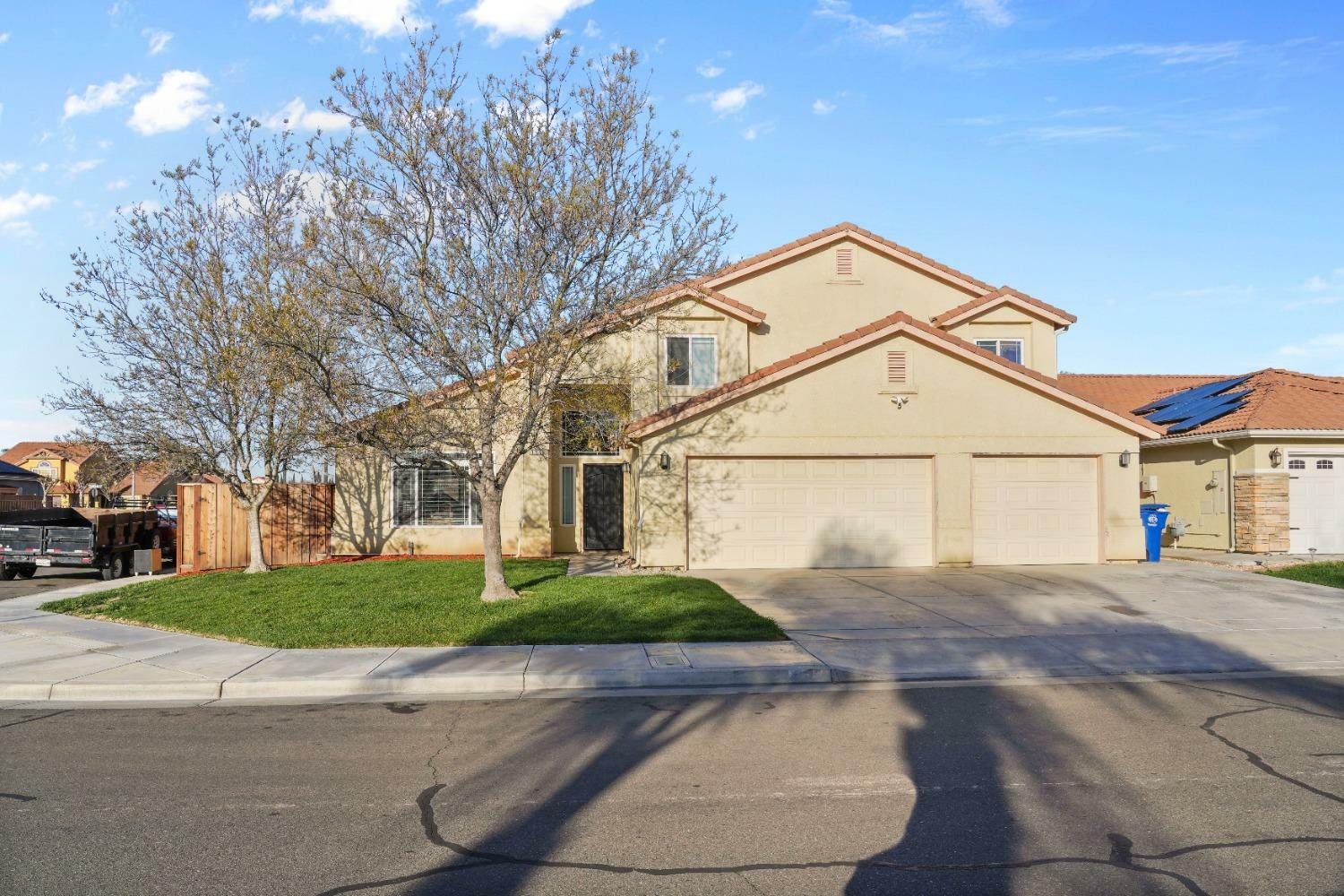 Property Photo:  751 Santa Ana Court  CA 93635 