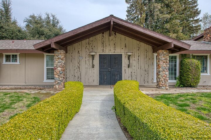 Property Photo: 18176 Little Beaver Road CA 93657