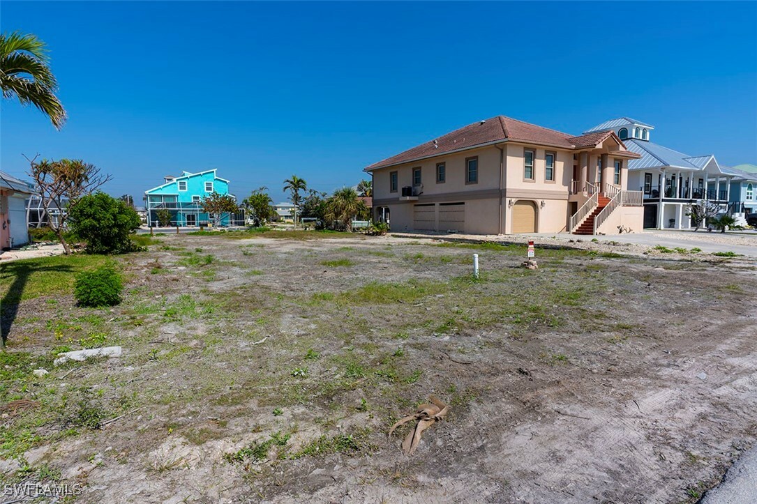 Property Photo:  185 Egret Street  FL 33931 