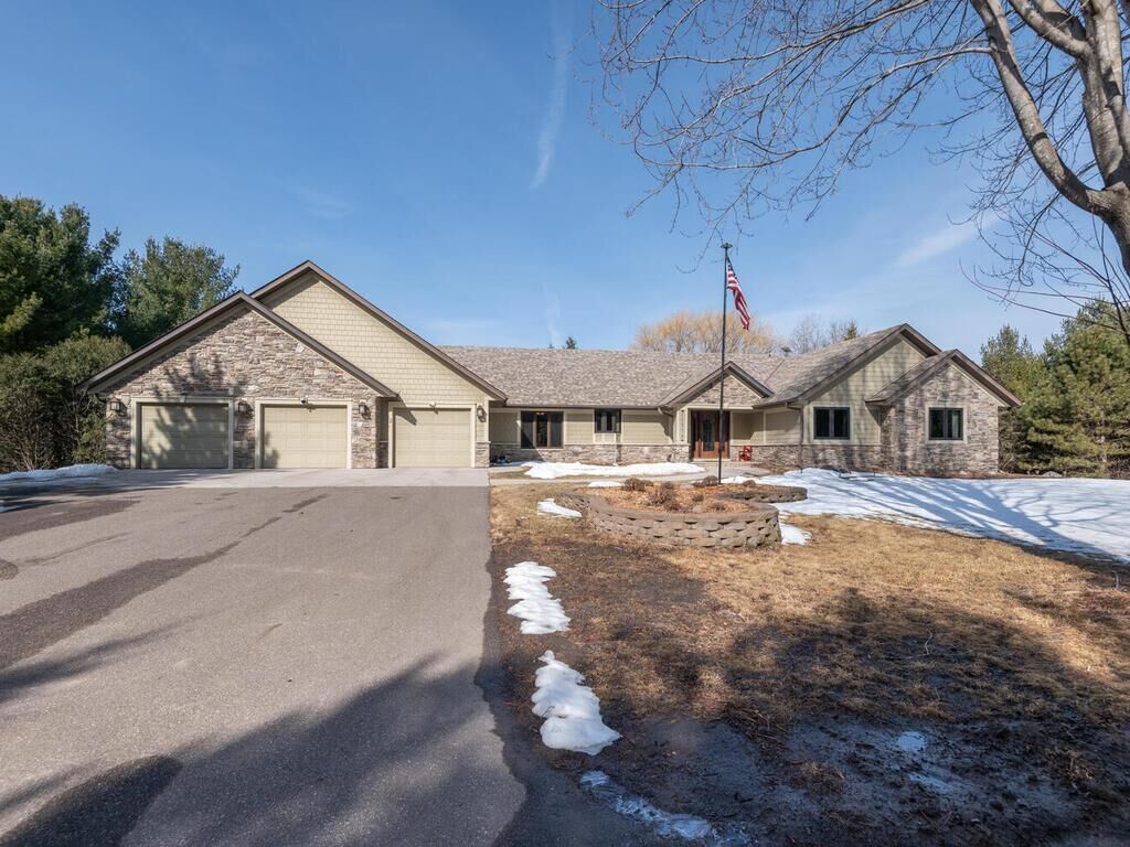 Property Photo: 11575 Lockridge Avenue N MN 55082