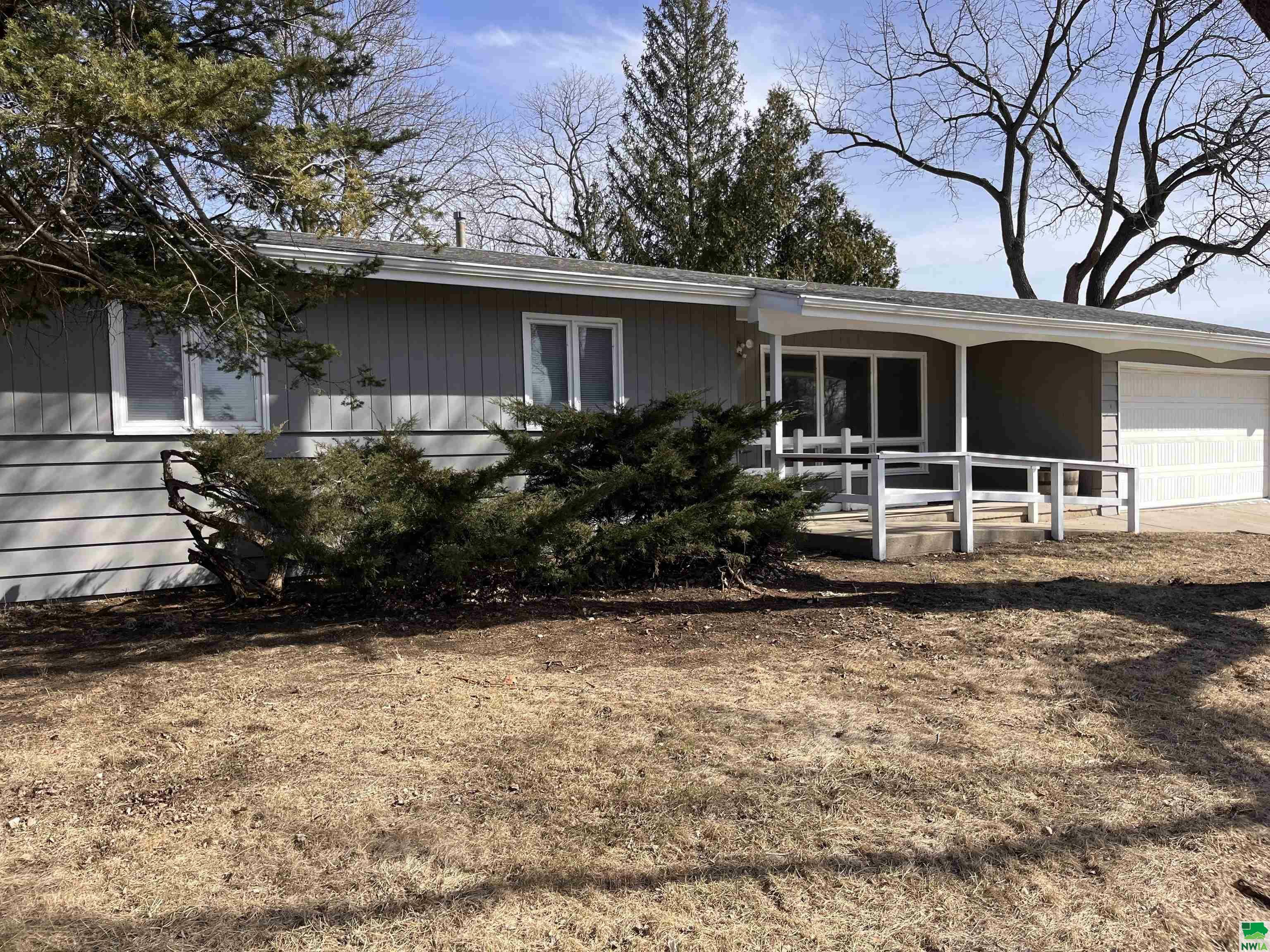 Property Photo:  3144 S Lakeport Street  IA 51106 