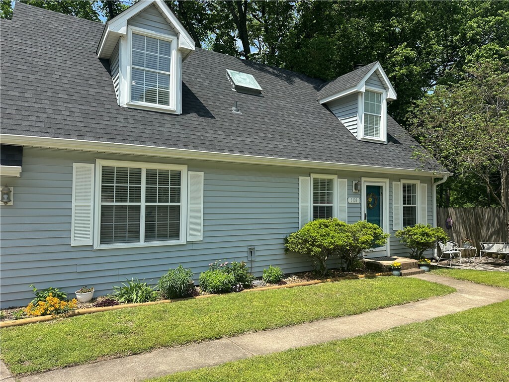 Property Photo: 3108 E Navajo Court AR 72701