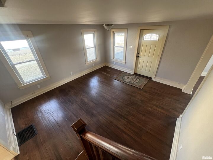 Property Photo: 531 1st Avenue IA 52732