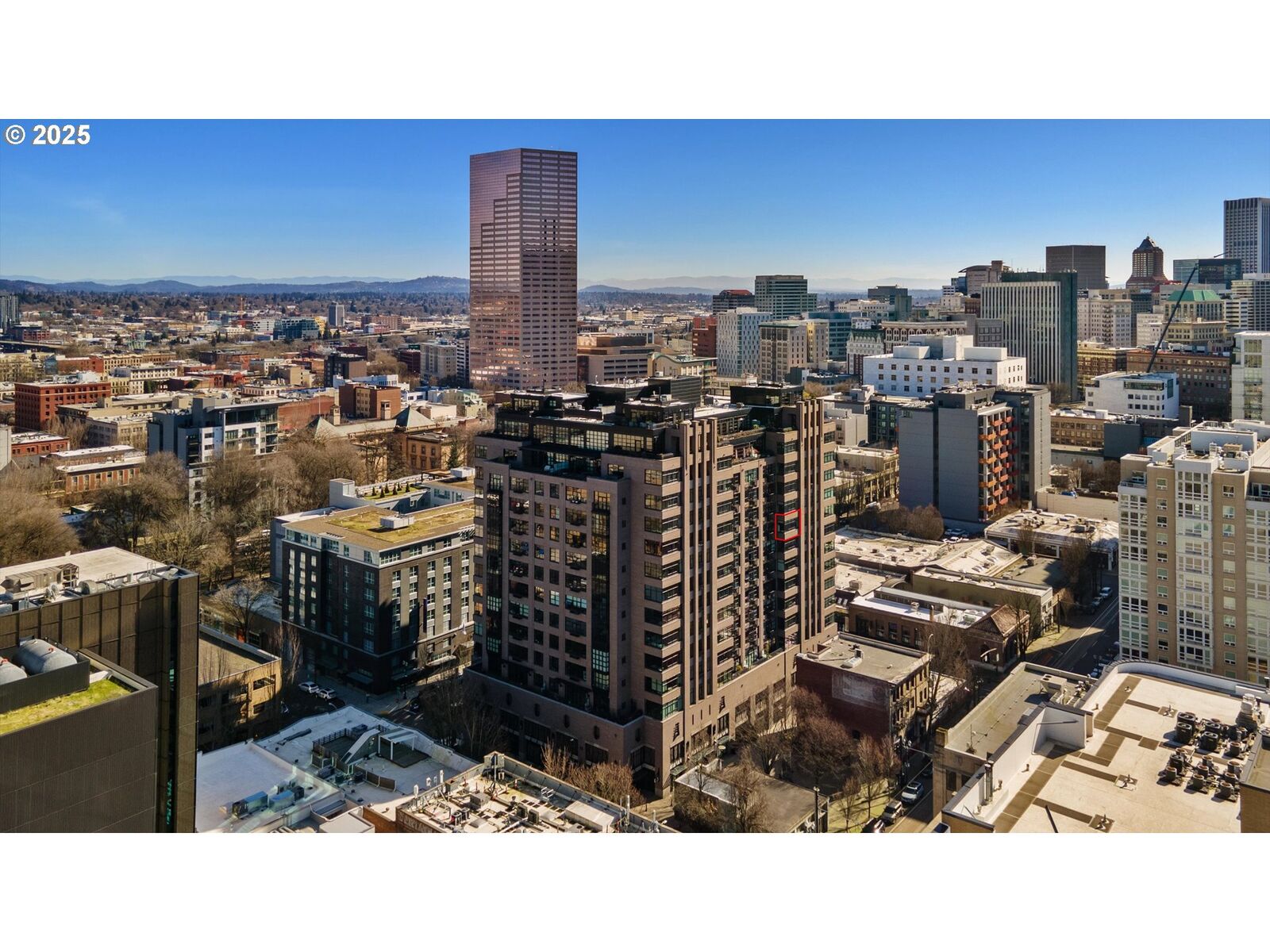 Property Photo:  333 NW 9th Ave 1003  OR 97209 