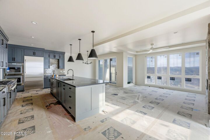 Property Photo: 1906 W Mochila Circle UT 84032