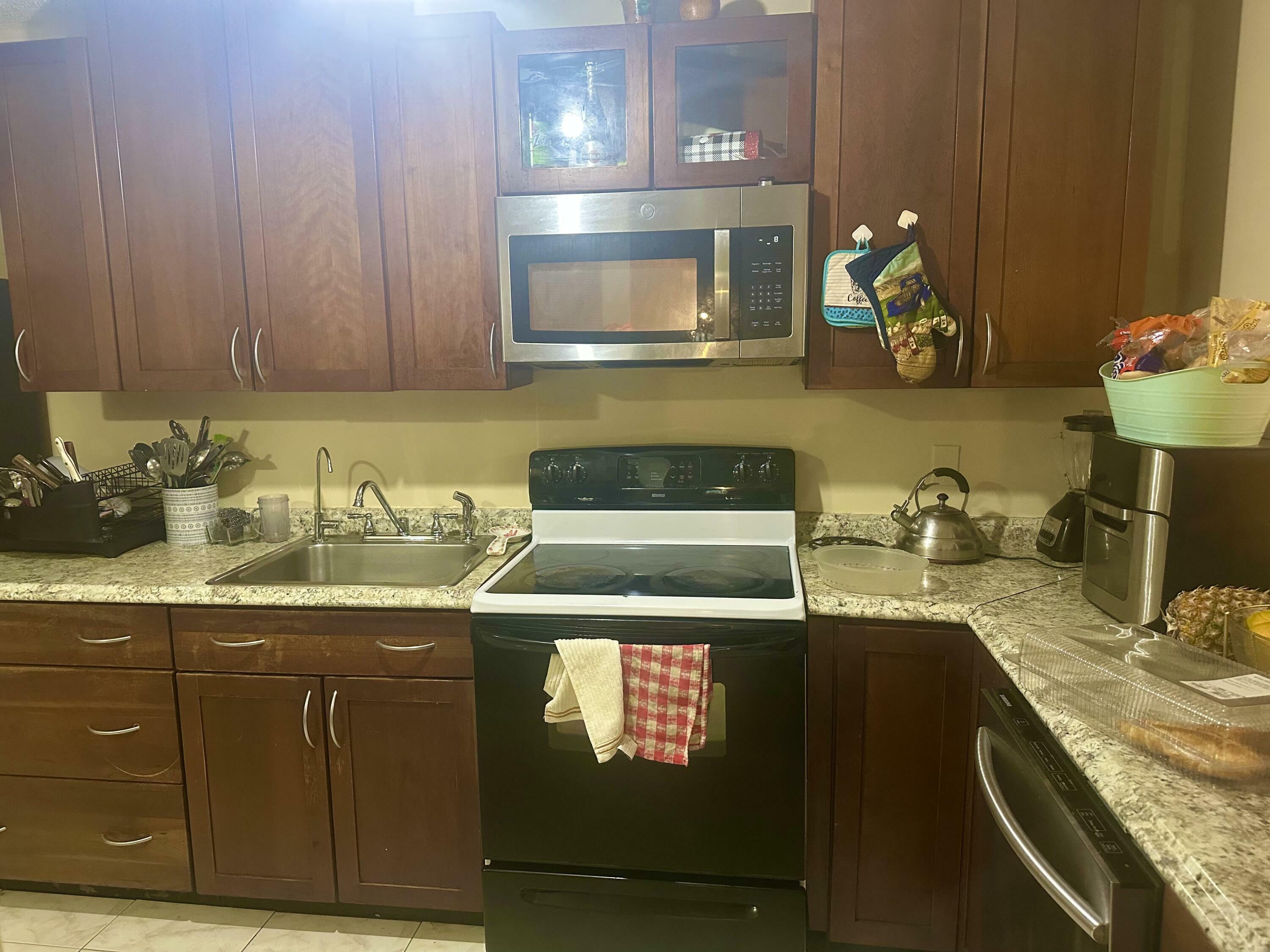 Property Photo: 4248 S Landar Drive FL 33463