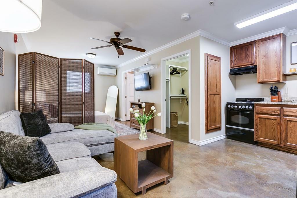 Property Photo:  350 W Ave L  TX 76903 