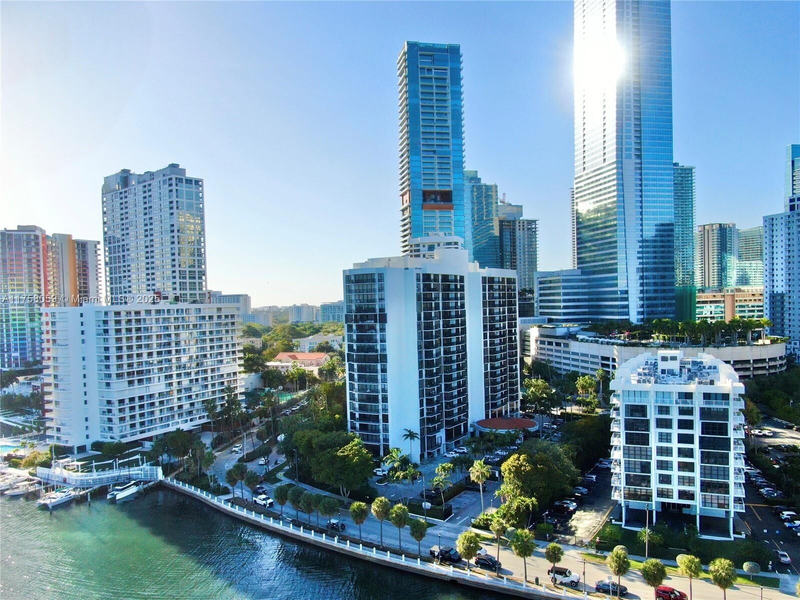 Property Photo:  1450 Brickell Bay Dr 504  FL 33131 