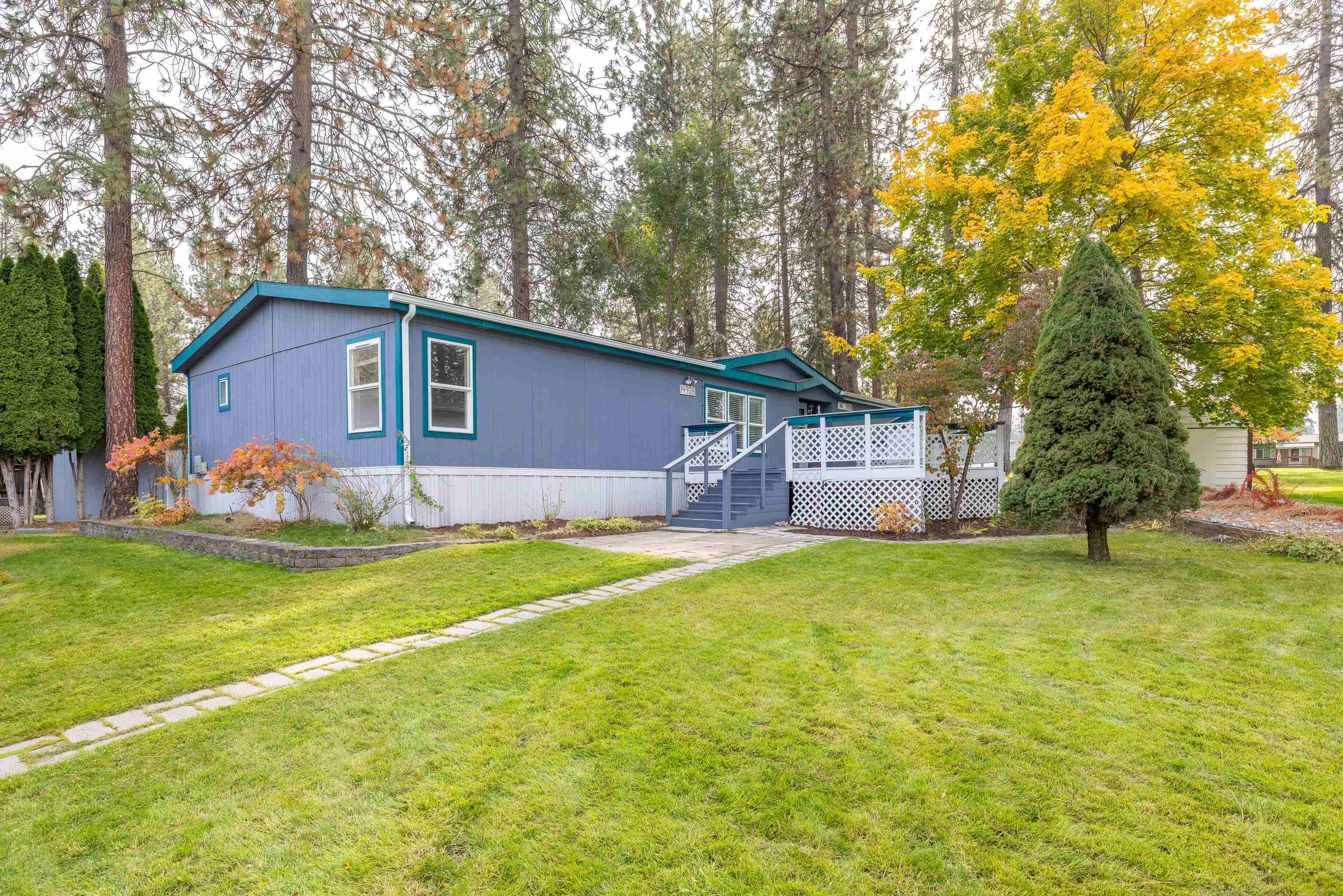 Property Photo: 14908 N South Savannah Ct WA 99021