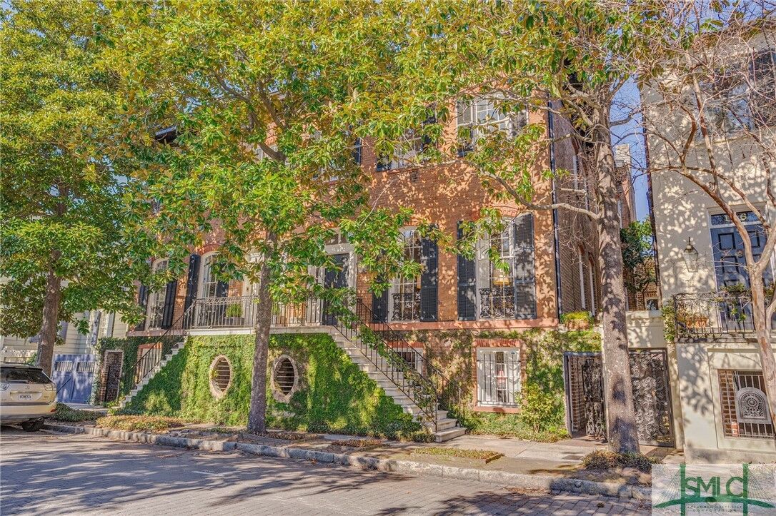Property Photo:  108 W Harris Street  GA 31401 