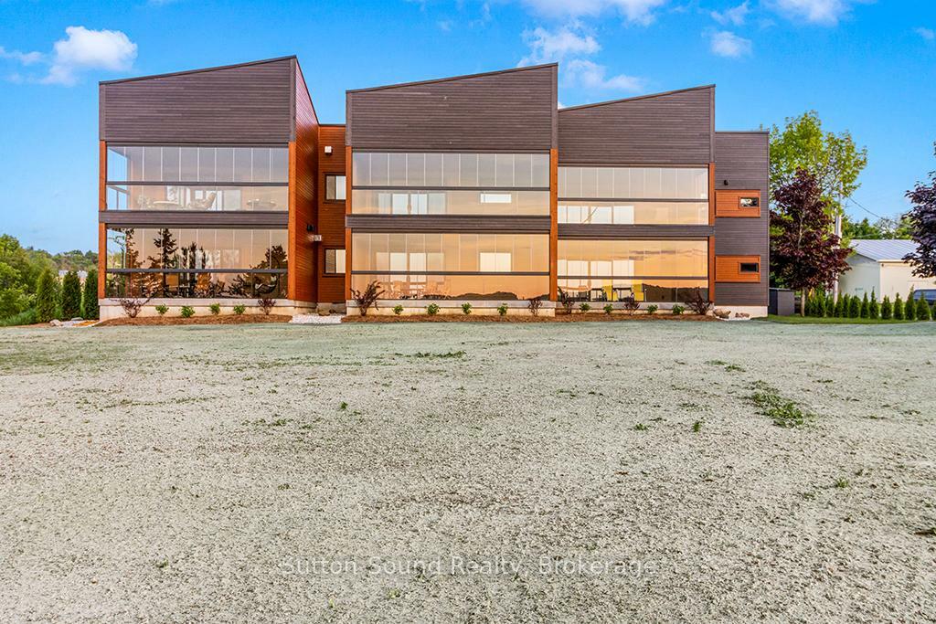 Property Photo: 535 Isaac Street 101 ON N0H 2T0