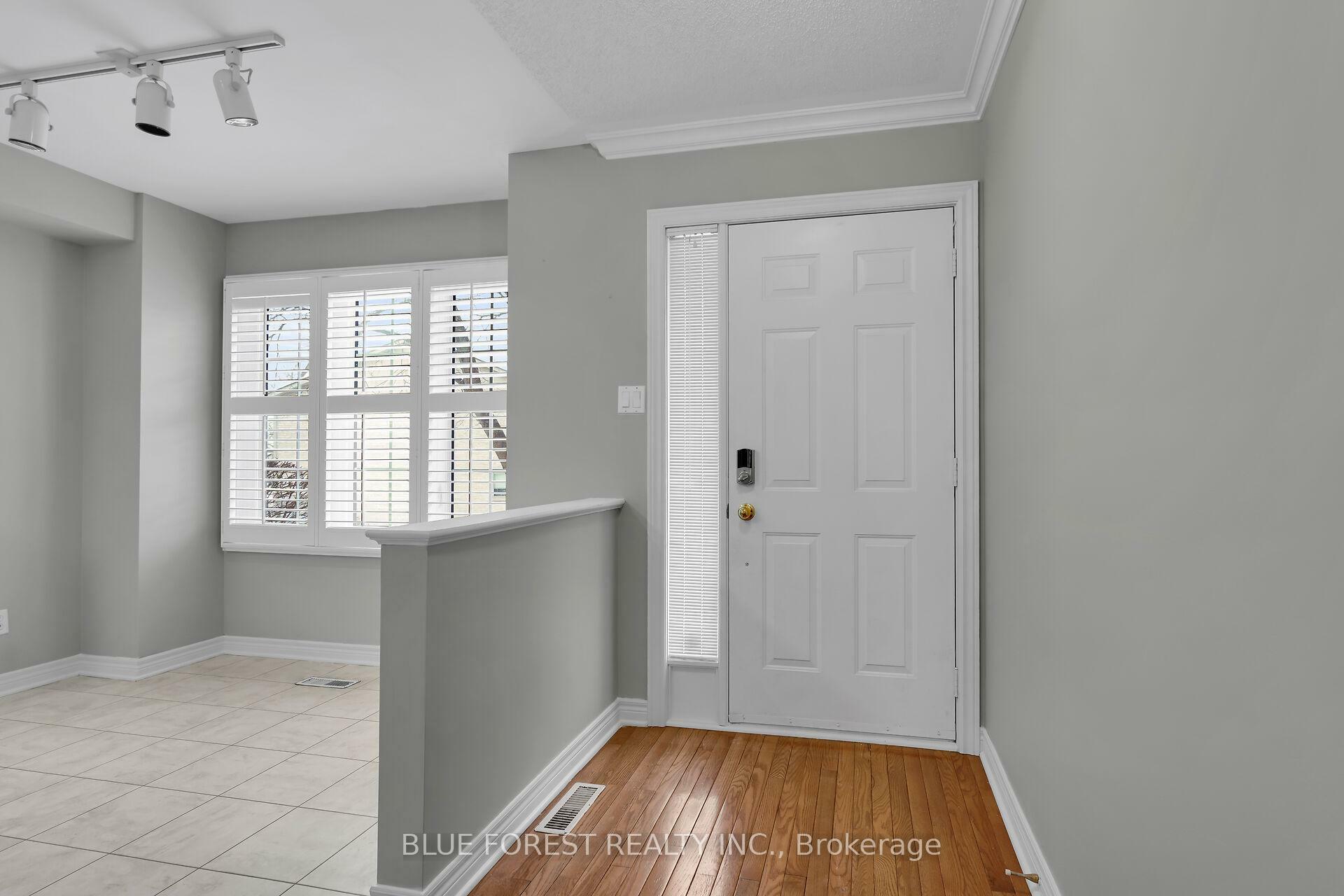 Property Photo: 410 Ambleside Drive 3 ON N6G 4Y3