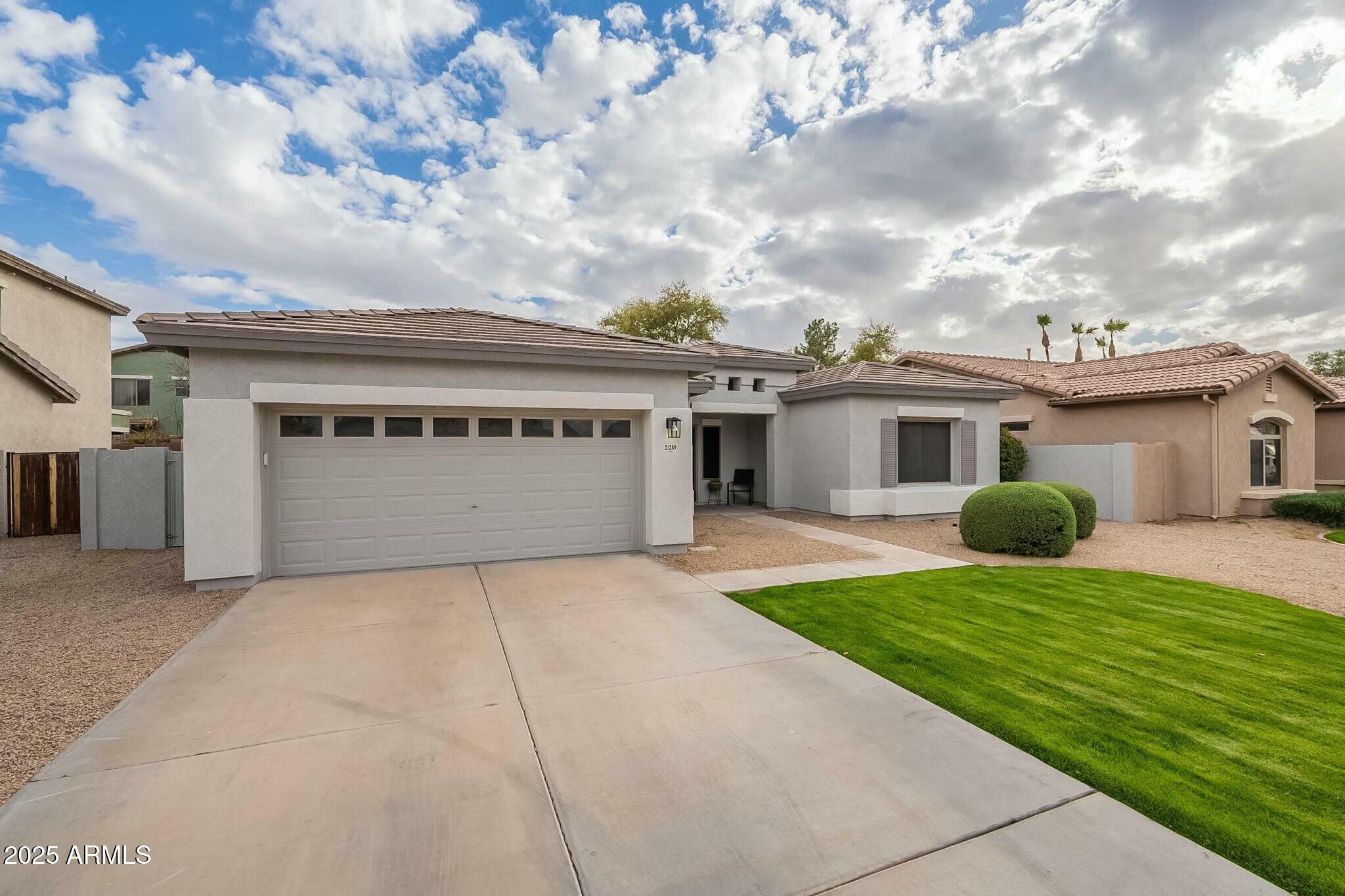 Property Photo:  21289 E Lords Way  AZ 85142 