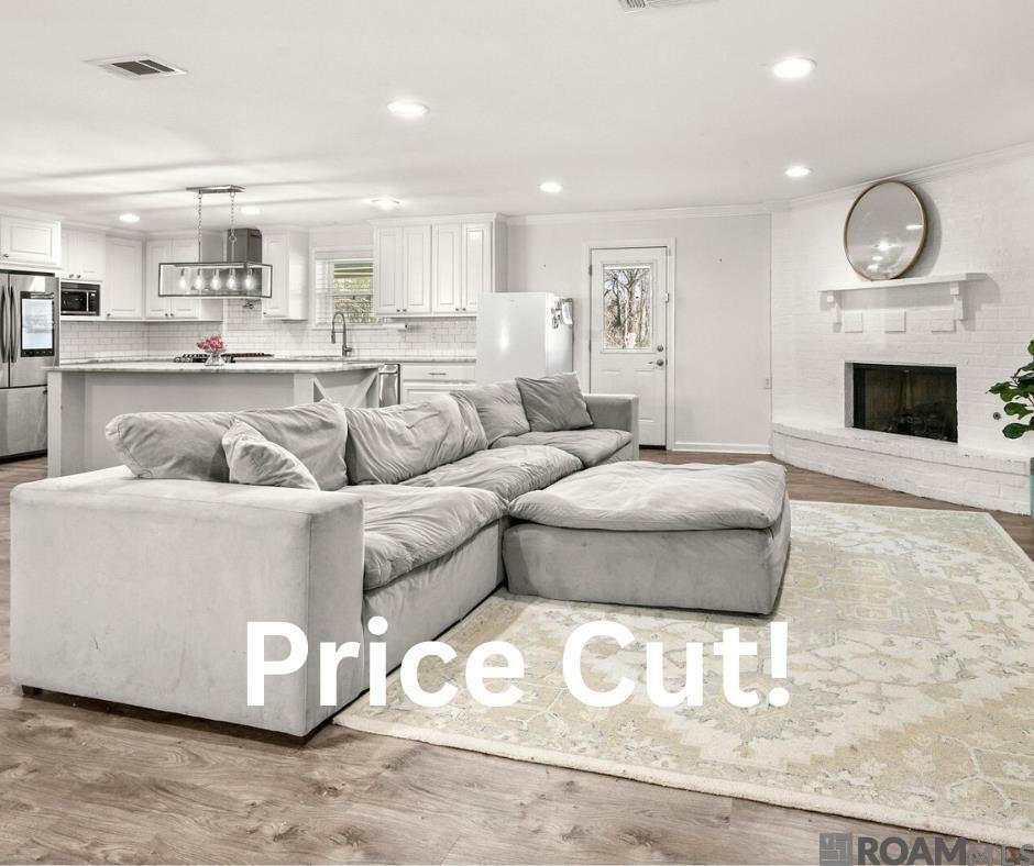 Property Photo: 17168 La Hwy 44 LA 70769