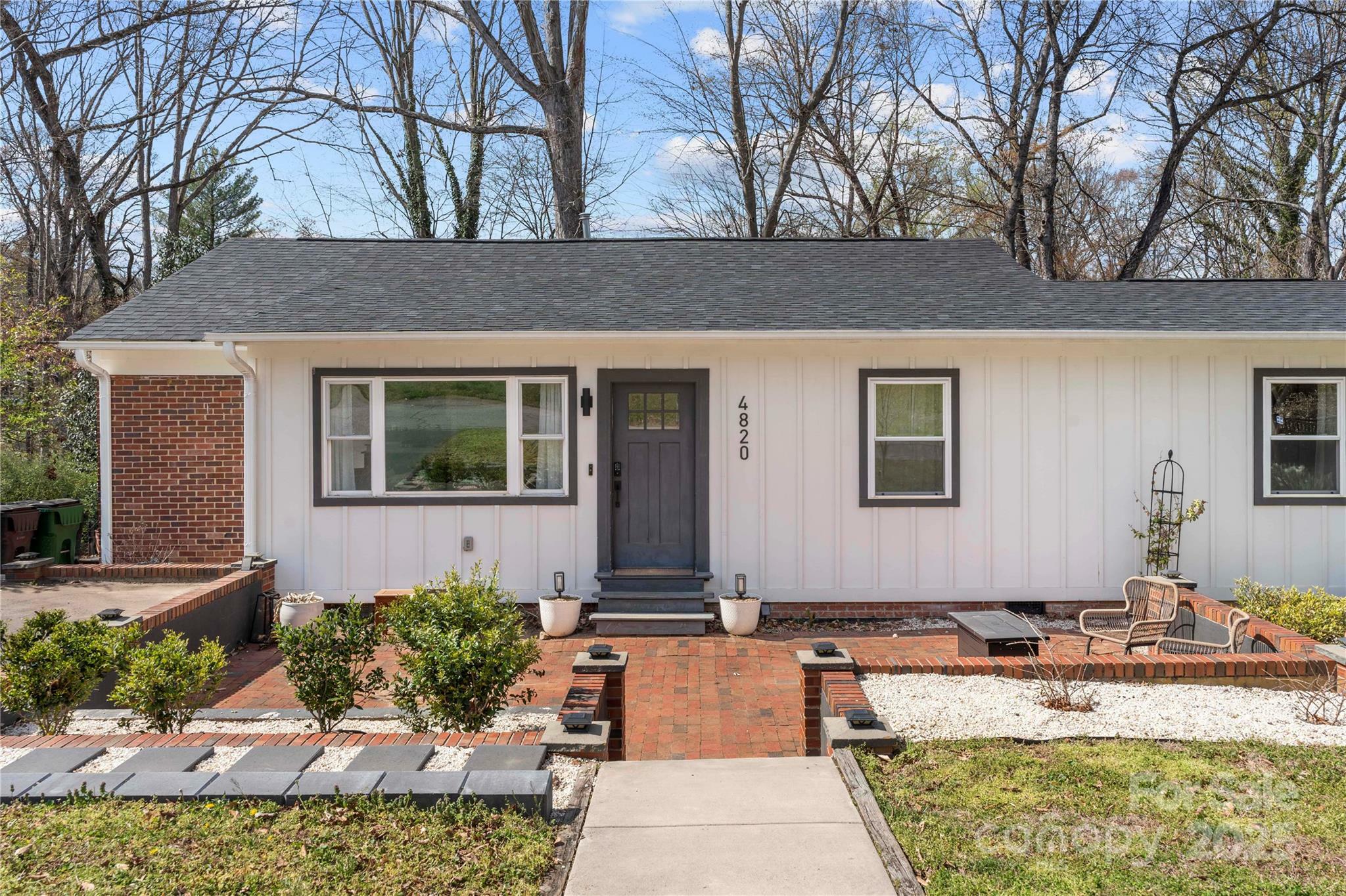 Property Photo: 4820 Valley Stream Road NC 28209
