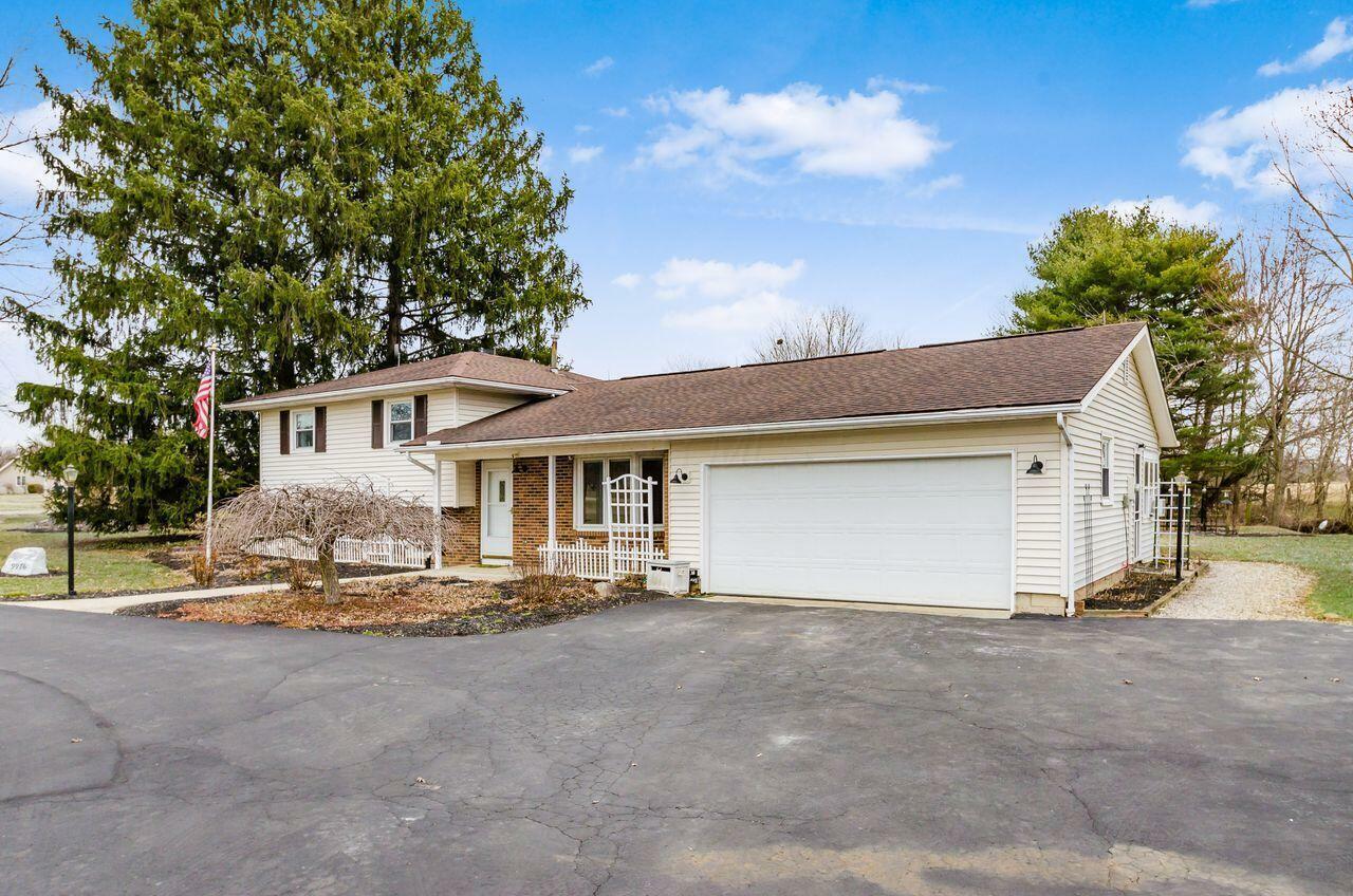 Property Photo:  9976 Stoudertown NW Road  OH 43105 