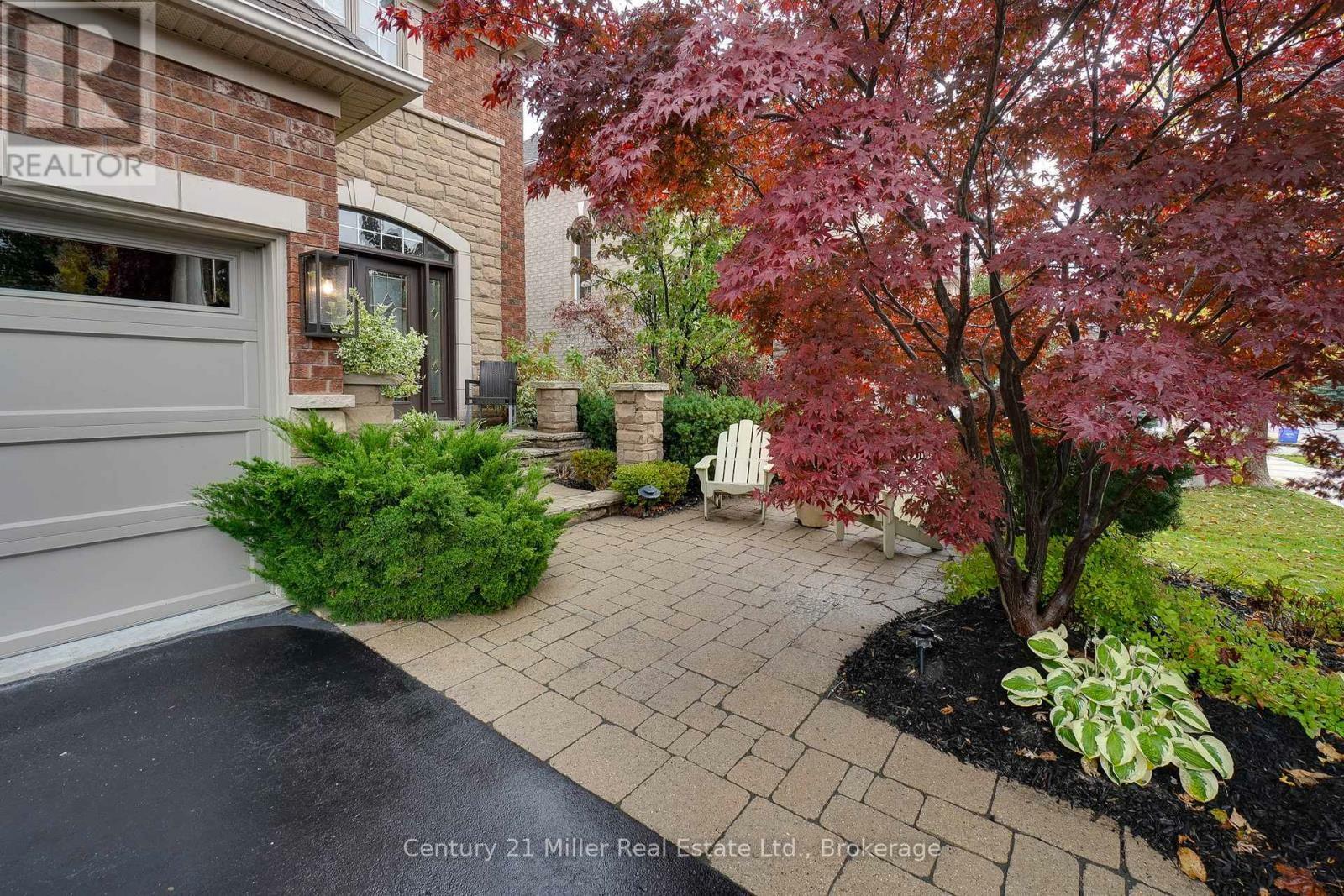 Property Photo: 2301 Hertfordshire Way ON L6H 7M5