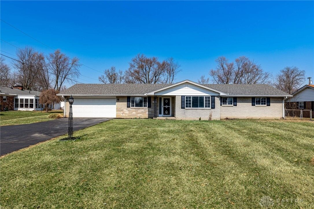 Property Photo:  2794 Kemp Road  OH 45431 