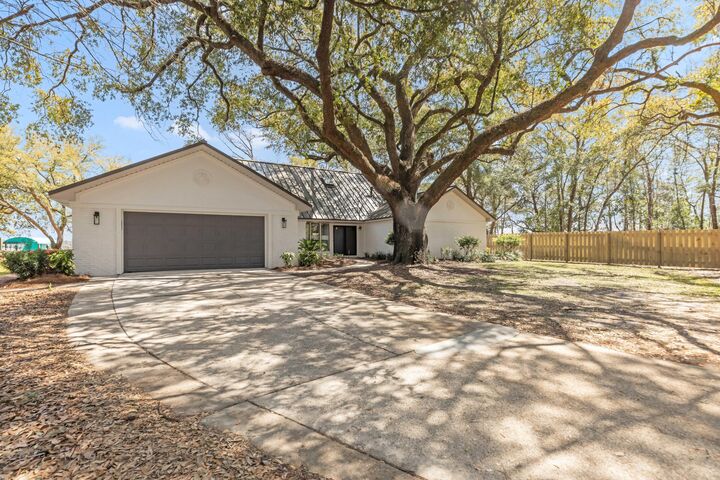 Property Photo: 120 Bahia Vista Drive FL 32578