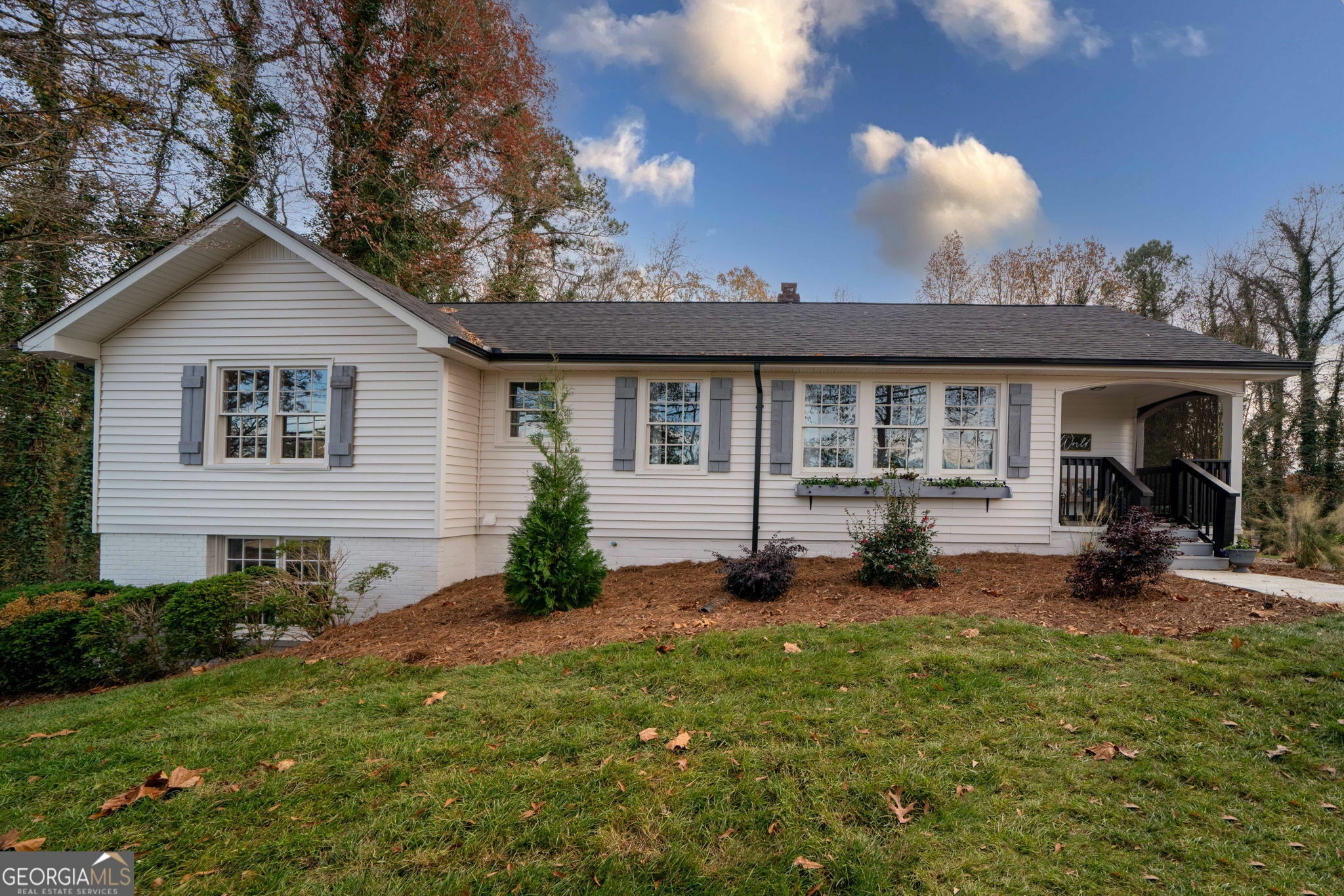 Property Photo: 996 Marietta Road GA 30114