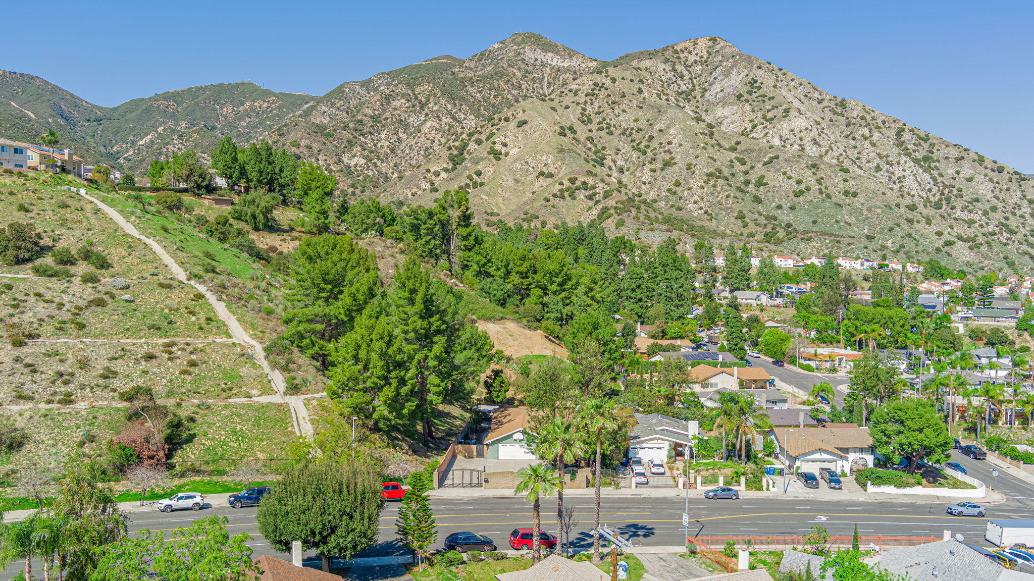 Property Photo: 13876 Gavina Avenue CA 91342