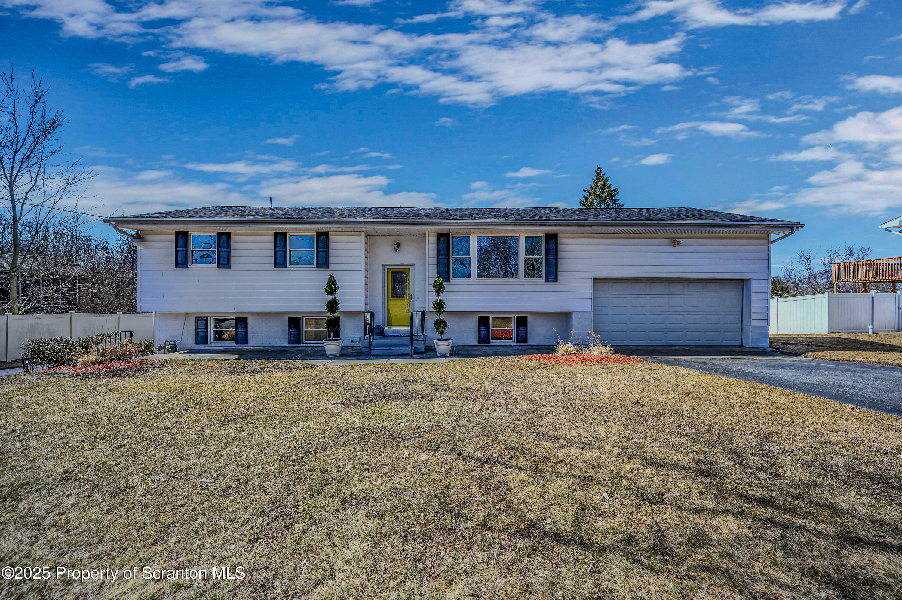 Property Photo: 711 Griffin Pond Road PA 18411