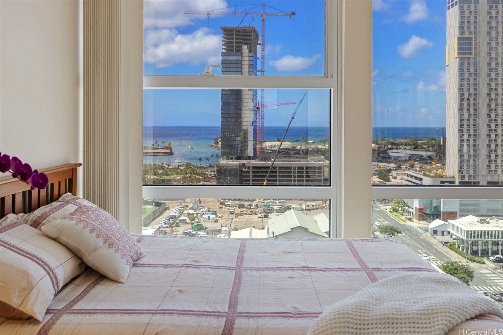 Property Photo: 909 Kapiolani Boulevard 2002 HI 96814