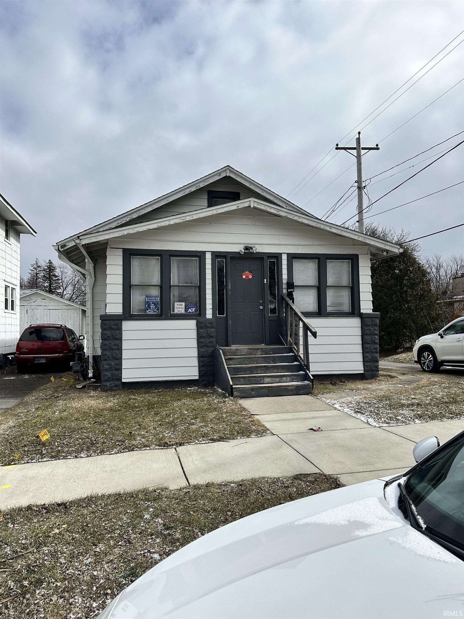 Property Photo:  1432 Okema Street  IN 46516-1827 