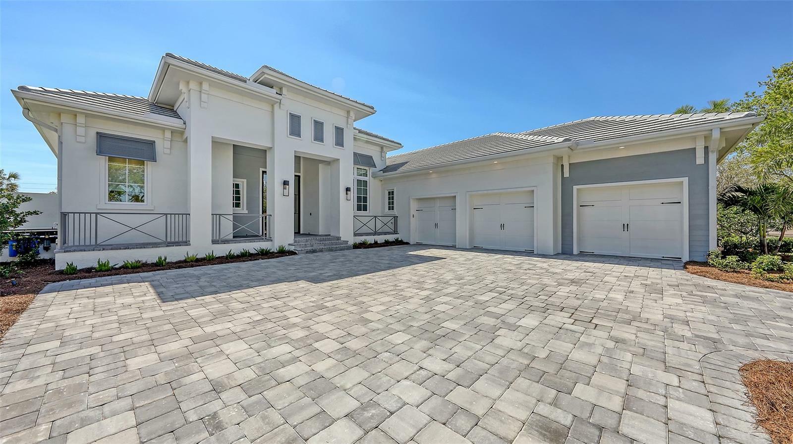 Property Photo:  8348 Catamaran Circle  FL 34202 