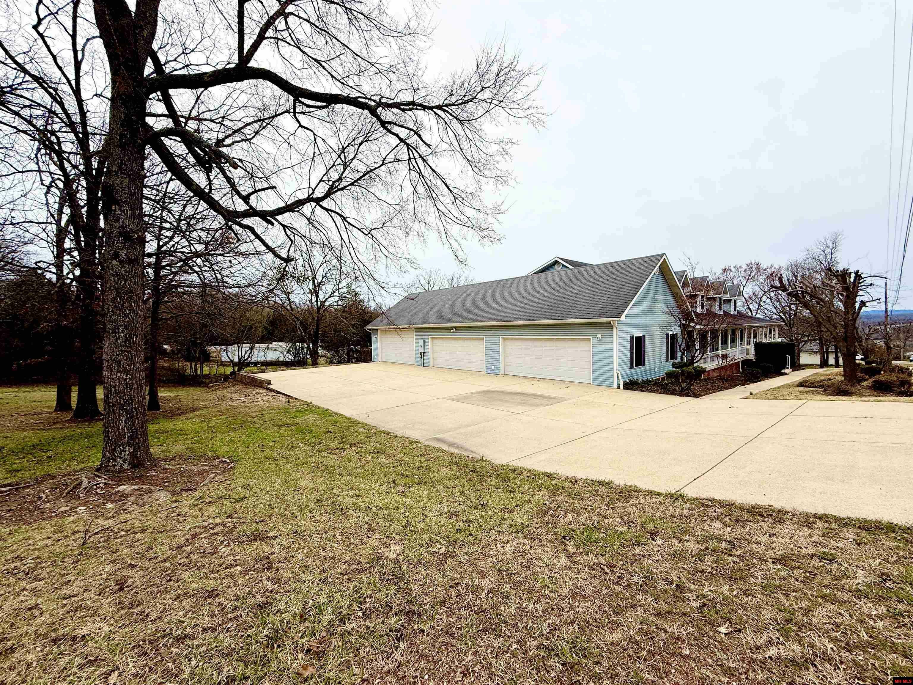 Property Photo: 198 Wallick Drive AR 72626