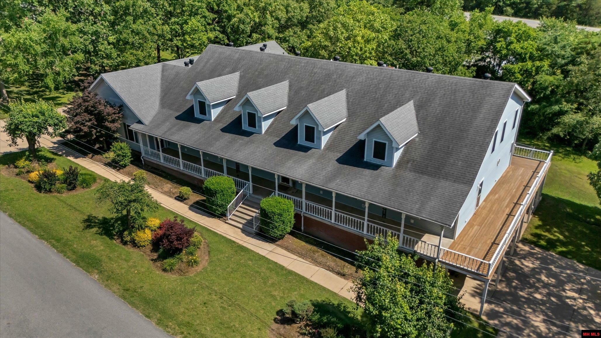 Property Photo: 198 Wallick Drive AR 72626