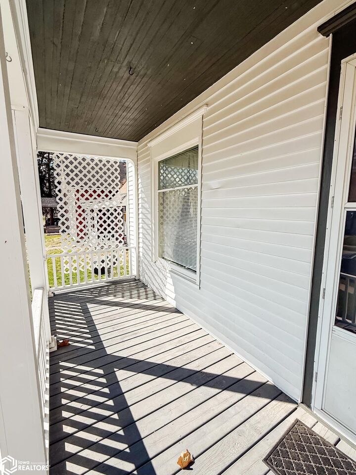 Property Photo: 415 S Garfield Avenue IA 52601