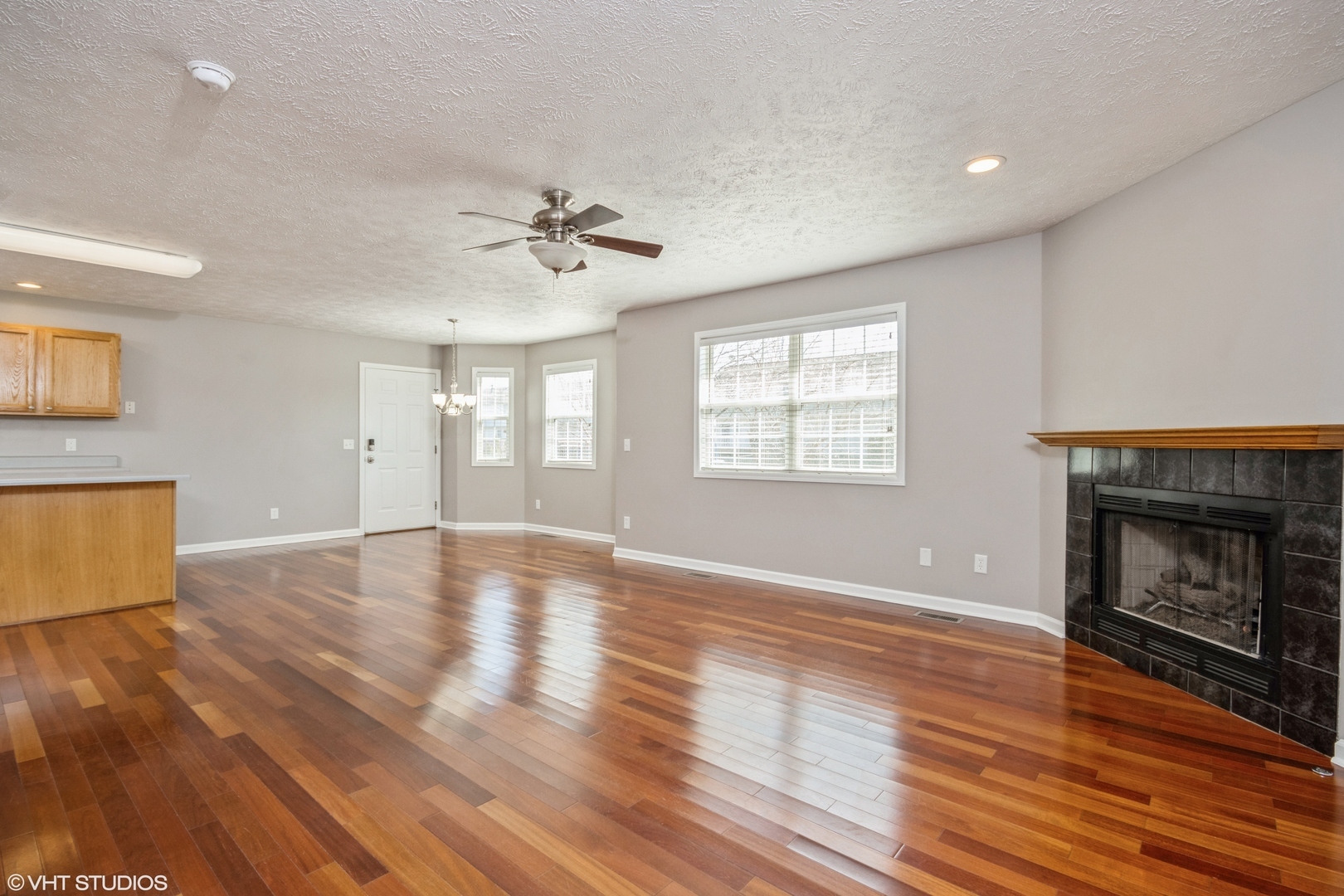 Property Photo: 2723 Gill Street 0 IL 61704